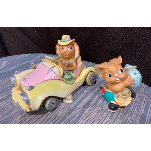 Pen Delfin Figures -  'Penelope' (8W, 5T) &  'Trove' 