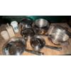 Image 1 : Assorted Stainless Steel Cookware Set