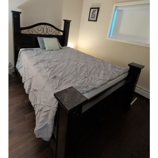 Elegant Queen Bed Bundle - Drk Wood Brushed Brass & Stone Inlay 