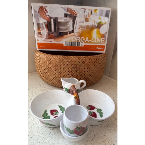 Wicker & China Collection