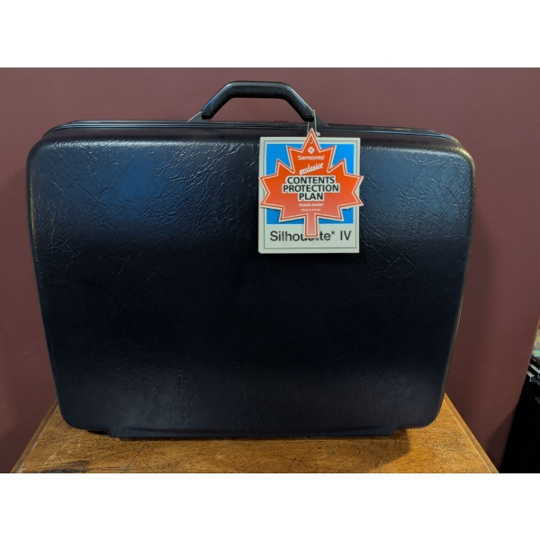 New Vintage Hard Shell Samsonite Suitcase 