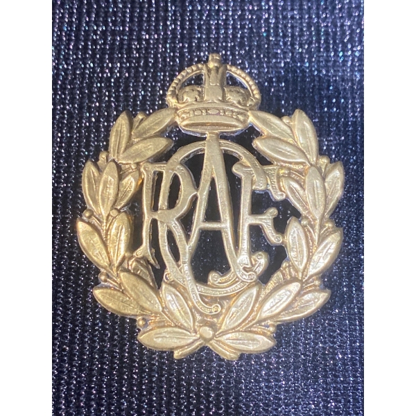 Royal Canadian Air Force Cap Badge From WWII