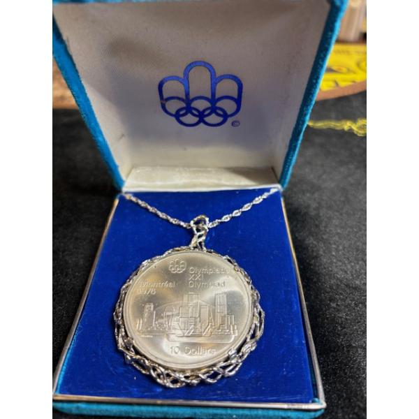 1976 Olympic $10 Silver Coin on Silver chain and pendant 66.05g with original blue Velvet Box