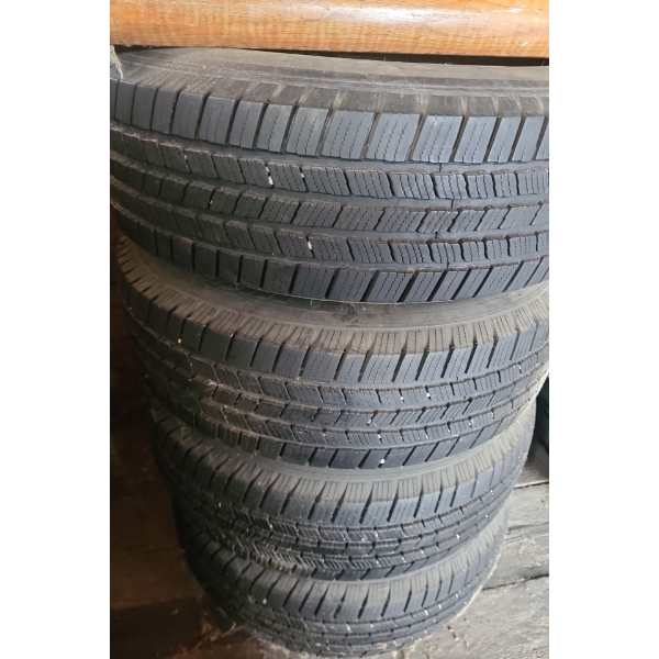 - Set of 4 Michelin LT245/75R16 120/116R Tires