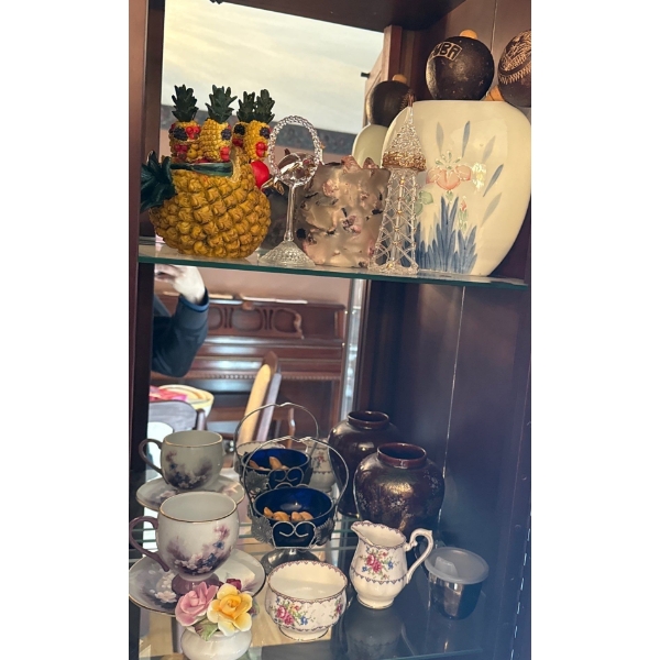 Decor - Royal Albert Petit Pont China Pieces, Pineapple Knives, Royal Castle Bone China Flowers,More