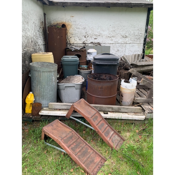 Outdoor and Metal Scrap Materials Lot