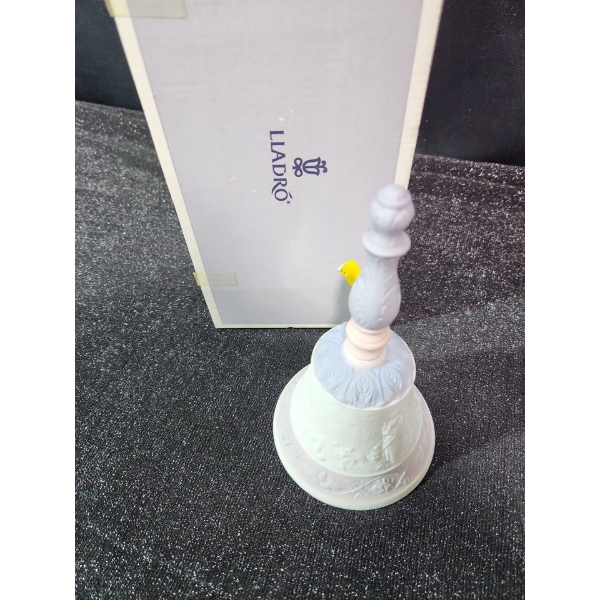 Lladro Bell: 4" Bottom, 7 T Nao: Snowman 3 T 