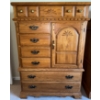Image 1 : Vintage Oak Armoire 37x17x58