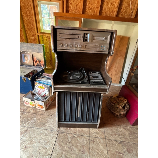 Morse Electrophonic AM/FM Radio With Record Player Cassette & Attract player W15" L22" H47"
