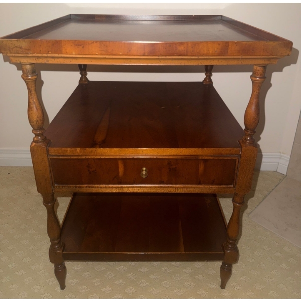 Oliver Home Furnishings - Wallace Wide Side Table 21x18x28