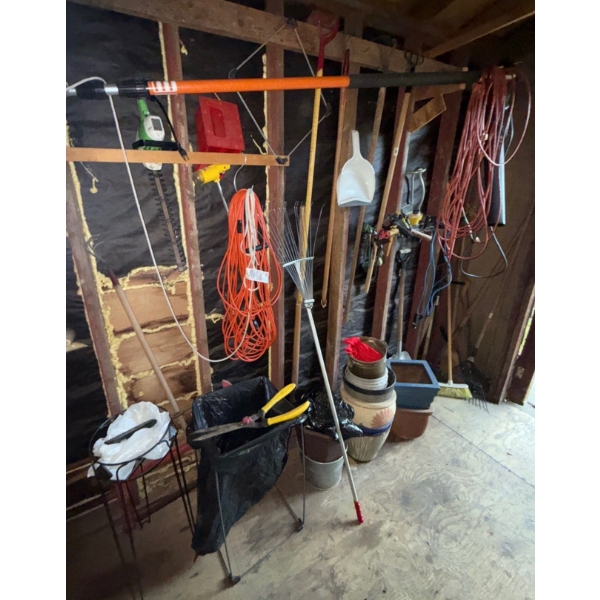 Yard Tools & Gardening Supplies