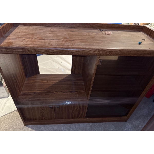 Entertainment Unit - 49W, 40T 