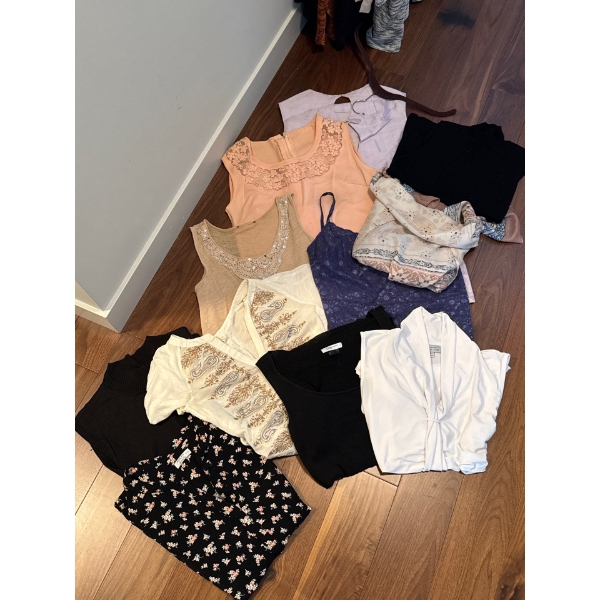 Ladies Tops & Tees - Summer Attire Size L