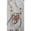 Image 8 : Vintage Jewelry Lot with Brooches, Necklaces, and Locket