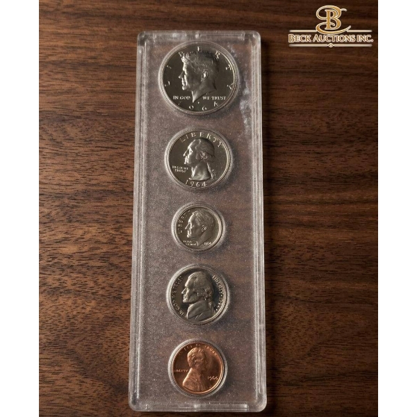 United States 1976 Bicentennial Coin Set in Protective Case