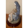 Image 3 : Lladro Pious 55401 w/ Mahogany Wood Pedastool 14x14