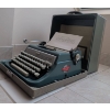Image 3 : Underwood Model Typewriter With Original Carrying Case