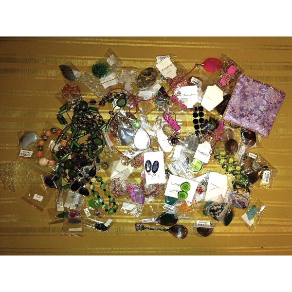 Large Assortment of Fine Jewelry & Costume Jewelry Pieces  Neck Laces, Braceletts, 