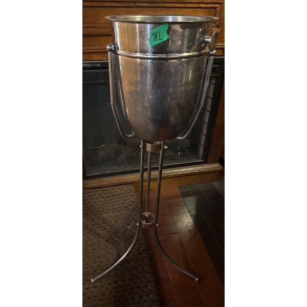 Champagne Chilling Stand 45", Brass Lamp 30"
