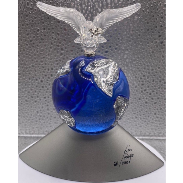 Swarovski Crystal Plant Vision 2000 Dove on Top of Plant Earth 