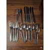Image 5 : Silver-Plated and stainless steel Flatware Set in Wood Storage Case