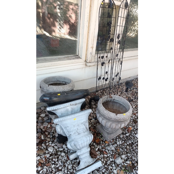 Outdoor Decorative  Items 