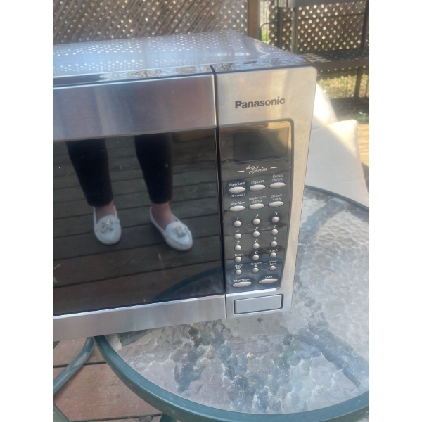 Panasonic Microwave 21" Wide x 15" Depth x 12" High