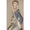 Image 4 : Lladro Porcelain Girl w/ Bouquet of Lilies 9T