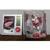 Image 1 : Detroit Red Wings Gordy Howe Figurine & Score Clock Collectible