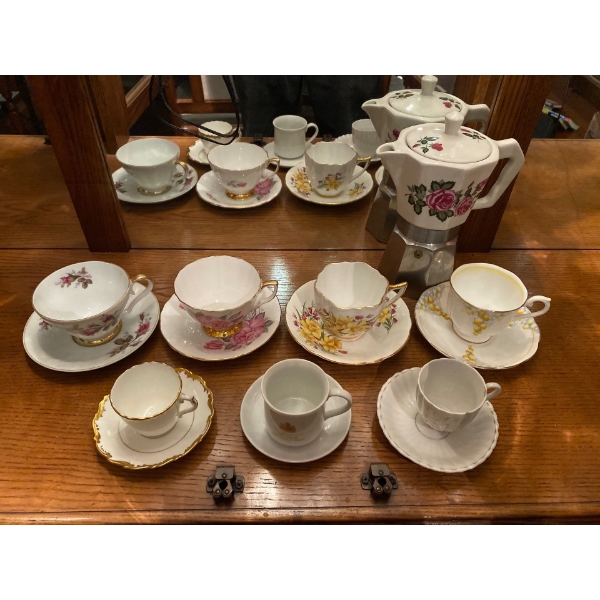 Beautiful Mismatched Tea Cup Collection w/ Bonus Teapot
