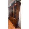 Image 10 : Stunning Vintage Federal Style Mahogany Bowfront China Cabinet 60x17x82