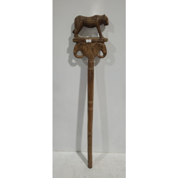Carved Wooden Cane w/ Leopard 32.5 T