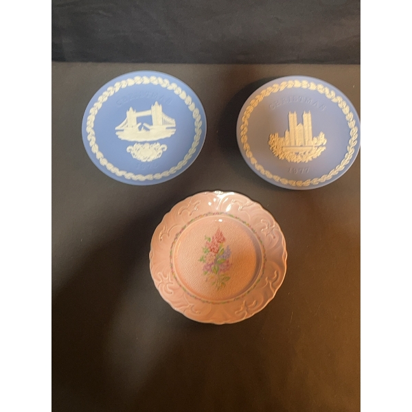 Wedgwood Jasperware Christmas Plates & Ridgway Dish, Set of 3