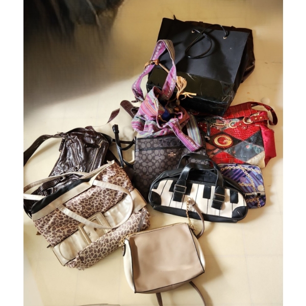 Assortment of Purses Including: Coach, Guess and More!