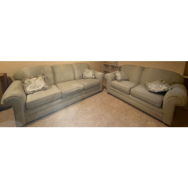 Matching Sofa & Loveseat w/throw cushions  81x38x33"tall