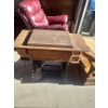 Image 3 : Singer Sewing Desk and Machine