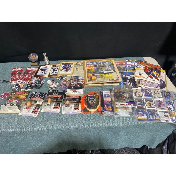 Headliners Collectable Figures & Signed Hockey Memorabilia