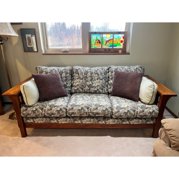 Beautiful Mission Style Oak Couch with Large Oak Sides, very well built in amazing condition with fl