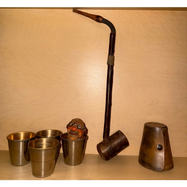 Party People Essentials - Gandalf Smoking Pipe w/ Shooter Vessels  