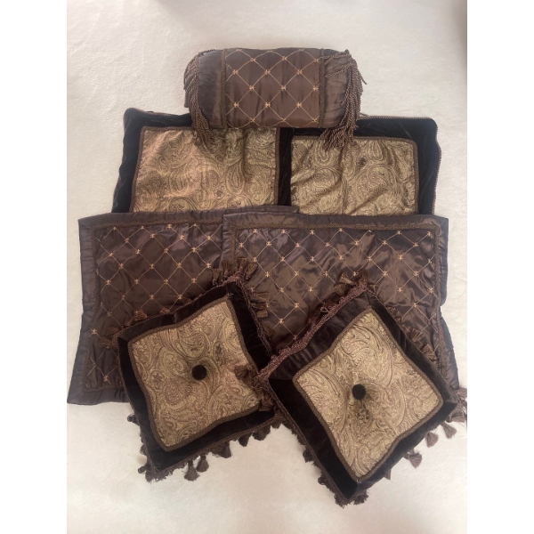 Beautiful High-End Bed in A Bag!  Chestnut Brown w/Tassels  Stunning Well Made Pillow Case
