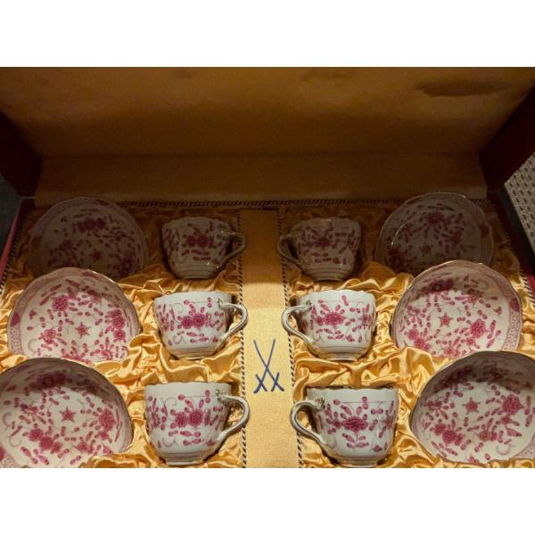 Meissen porcelain coffee set in the "Indian Purple" or "Pink Indian Flower" pattern. Includes six co