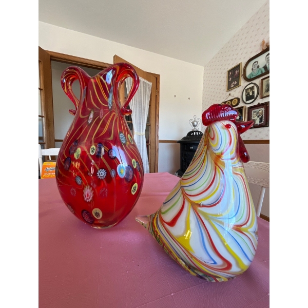 hand blowen glass, chicken and beautiful hand blowen red vase very intricate designs in great condit