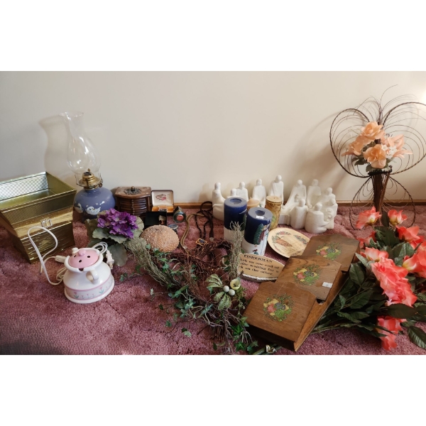 Decor: Goose Oil Lamp 15 h, "Last Supper" 19 w, 7.5 h, Wax Warmer and More!