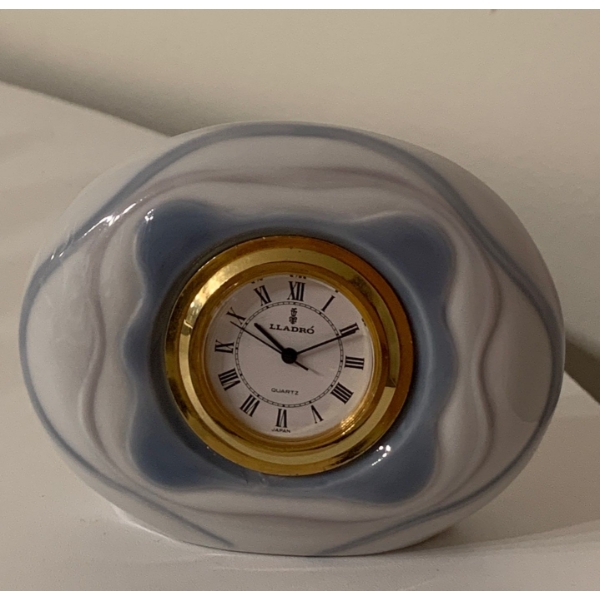 LLADRO Porcelain Quartz Clock - 4L
