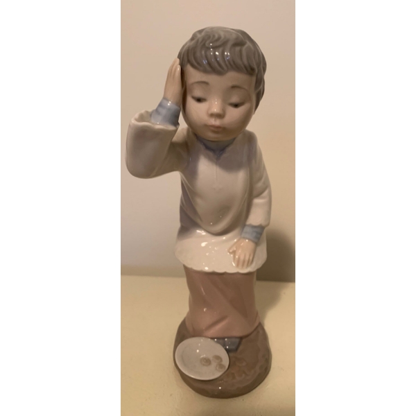 Lladro Porcelain NOA Series 8T Confused Youngin