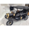 Image 3 : 1928 Stutz Black Hawk and 1913 Ford Model T Die Cast Models