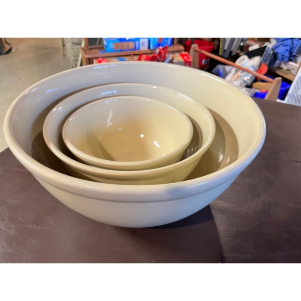  Set of 3 Friends of Medalta Bowls. New condition. Measurements in photos. 