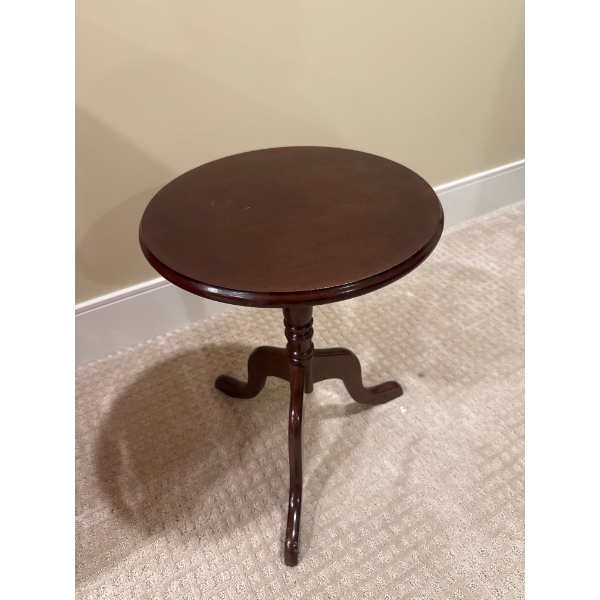 Round End Table - 14W, 21T