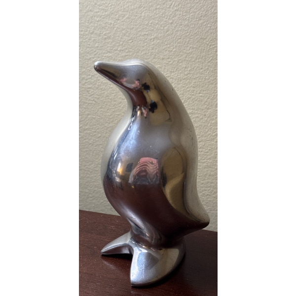Hoselton Aluminum Art Sculptures, Made in Canada -  Large Penguin (5.5L)