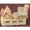 Image 5 : David Winter Archer's Thrice Cottage and Assorted Porcelain Tableware
